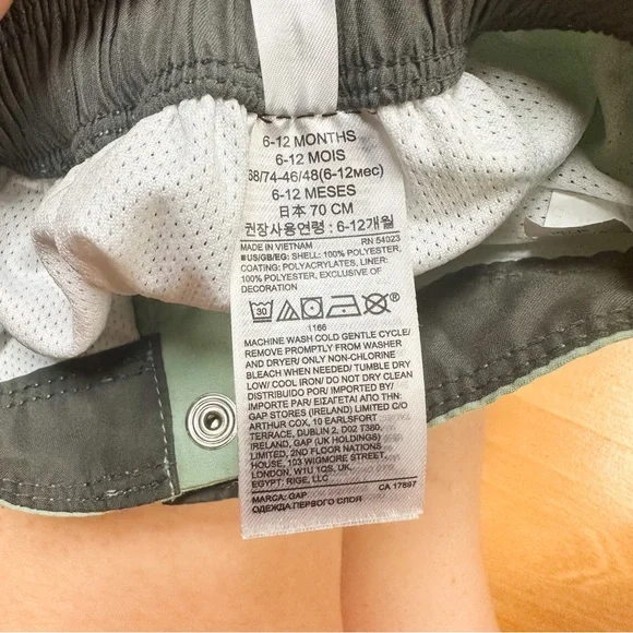 Baby Gap Star Wars Baby Yoda Coke to the Cute Side Rashguard & Shorts Size 6-12M